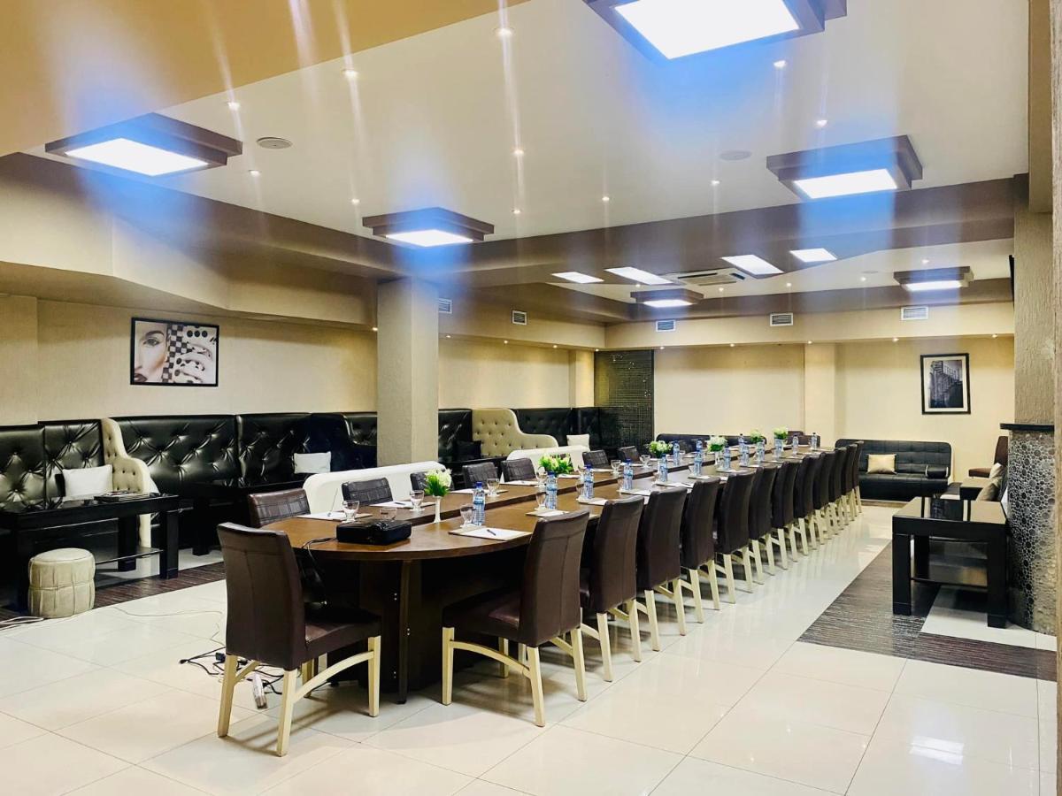Hotel Orion Tbilisi Bagian luar foto